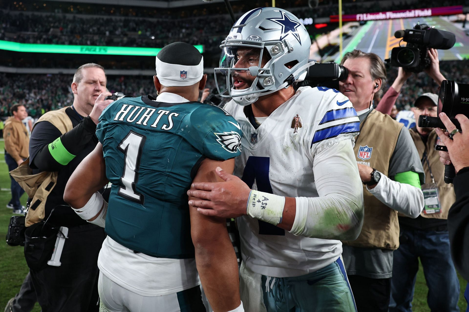 Hurts vs Prescott